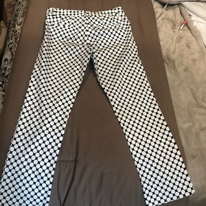 New York & Company Strech Size 4 Polka Dot Black & White, 34.5’ long.
